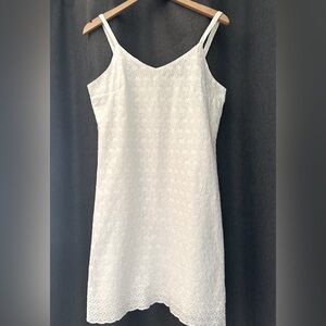 Banana Republic Textured, patterned White Shift with med. Strap Dress. Size 16